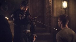 Getting the Pointy End - Arrow Season 3 Episode 15