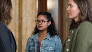 Hannah and her mother talk to Benson outside the courthouse on Law & Order: SVU Season 26 Episode 4